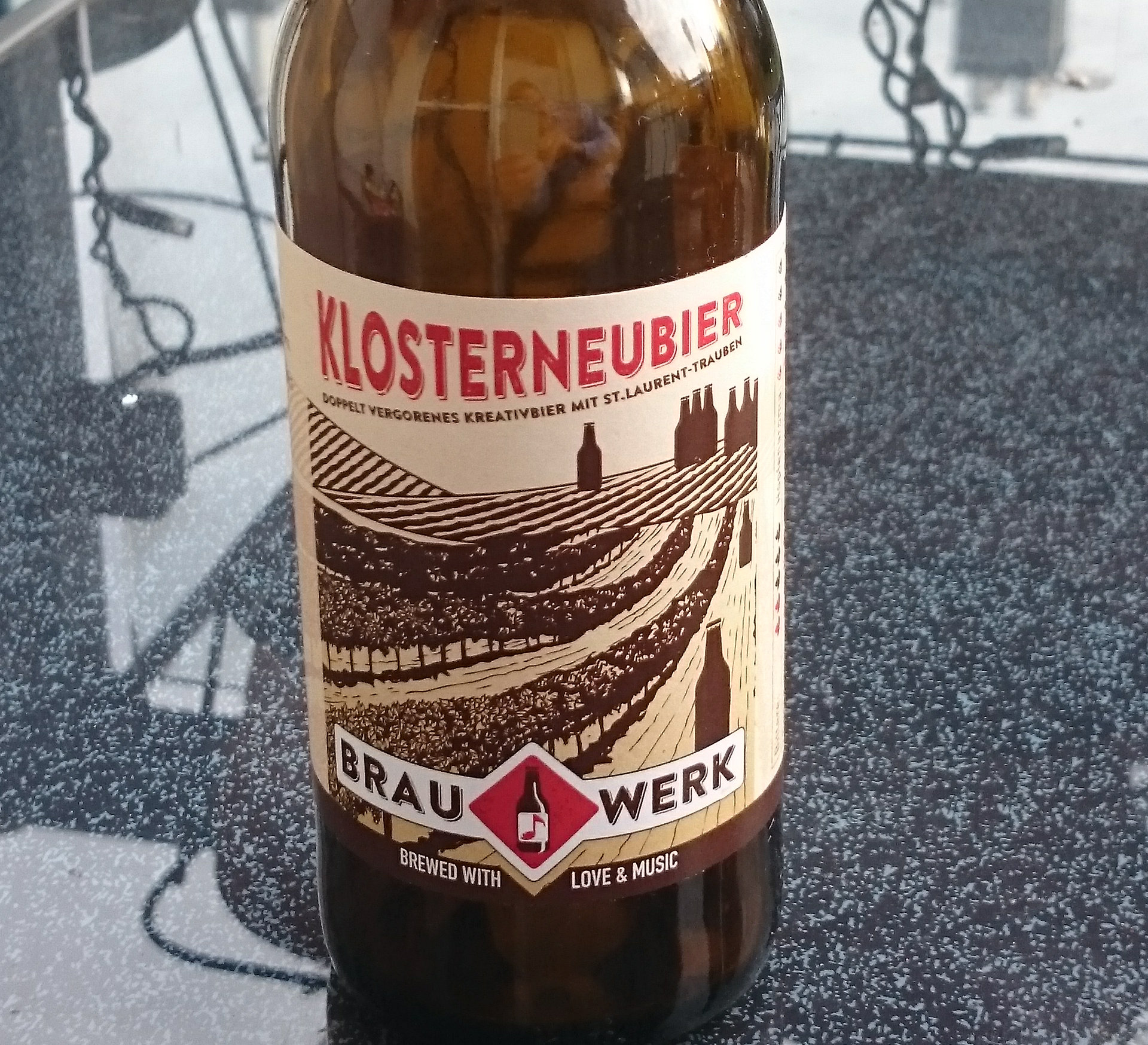 Flasche Klosterneubier Bild Klosterneubier